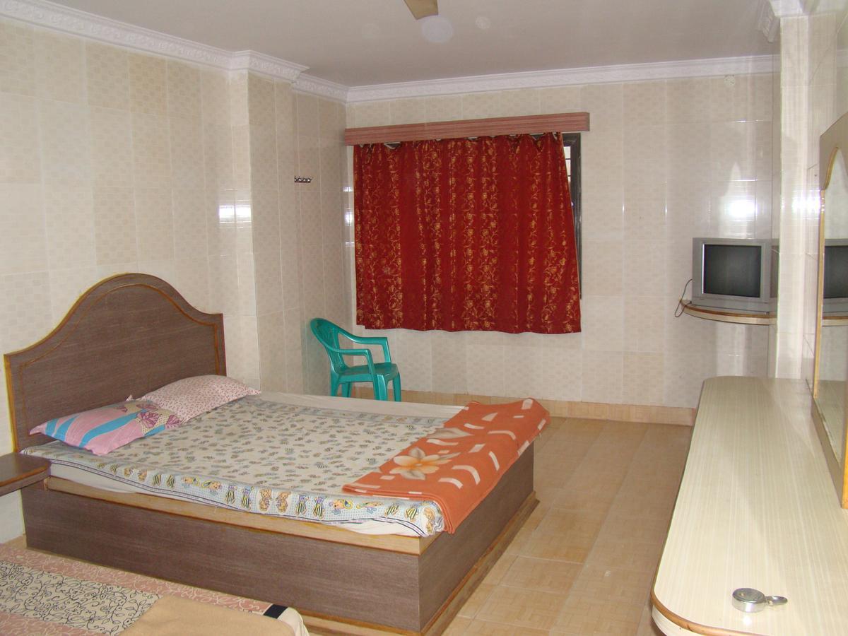 Sreeniketanam Lodge Mādhavaram Екстериор снимка